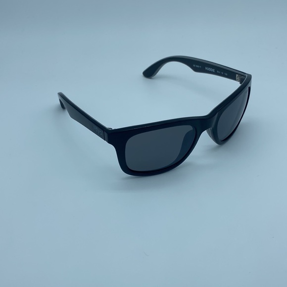 Rēvo Huddie Sunglasses Black Shiny/Graphite Grey Polarized Lenses Unisex Style main image 4